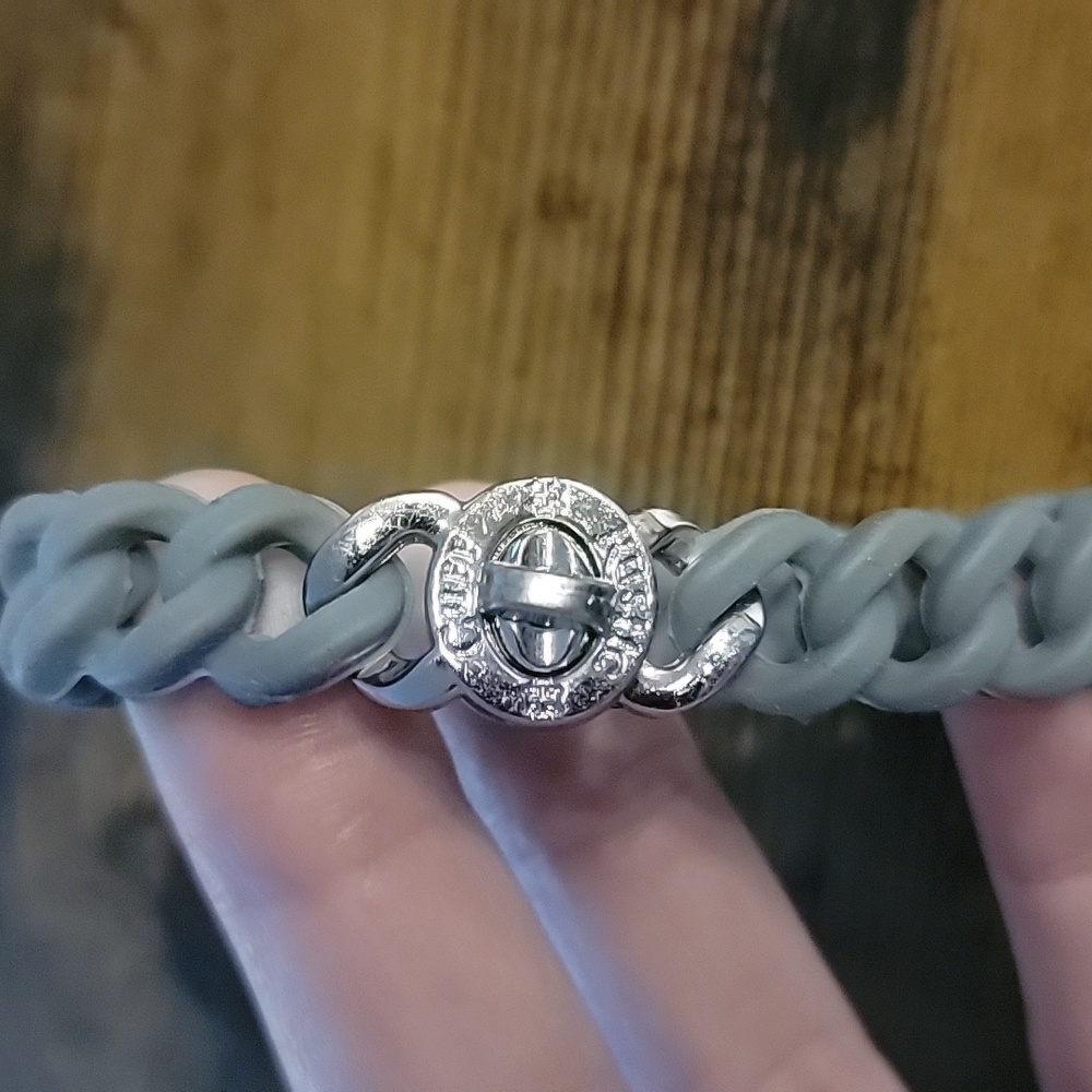 Grey & silver rustic cuff - Picture 2 of 2